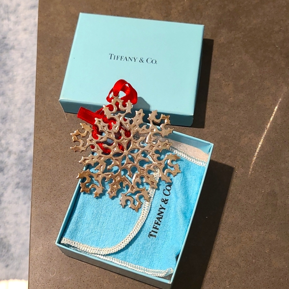 Tiffany & Co 925 sterling silver Christmas ornament(Tiffany bag is worn a little